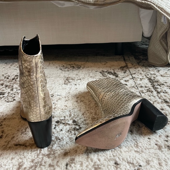 Schutz Vonna Boot in Gold Croc - Picture 3 of 3